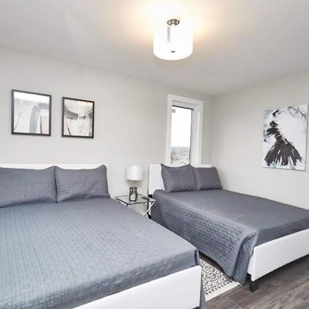 Clifton Hill Hideaway 2B -Two Bedroom Condo ナイアガラ・フォールズ エクステリア 写真