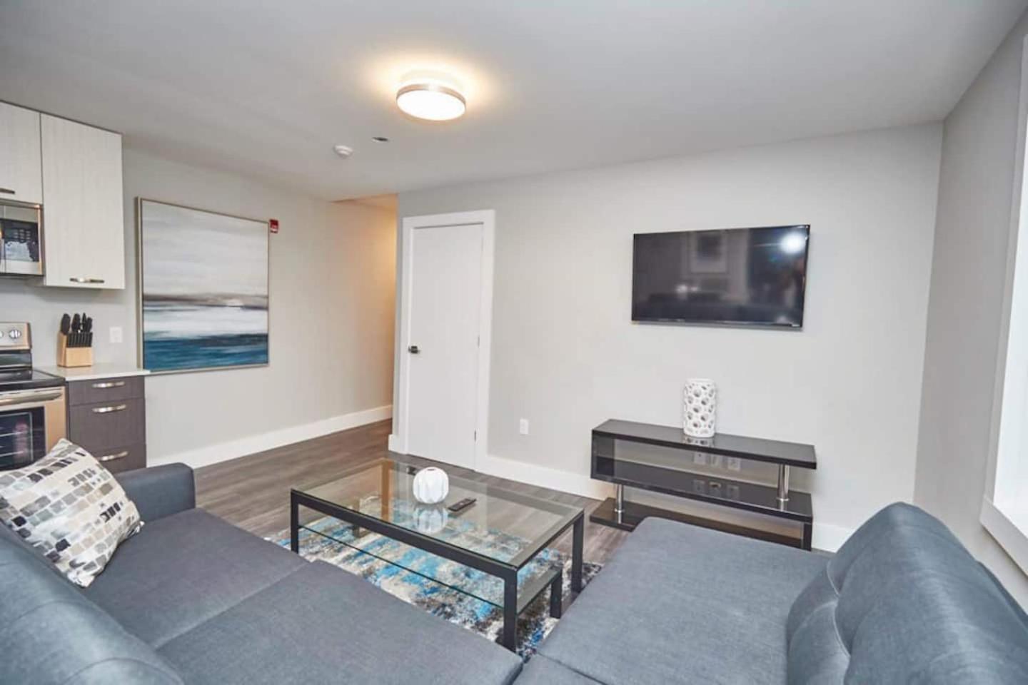 Clifton Hill Hideaway 2B -Two Bedroom Condo ナイアガラ・フォールズ エクステリア 写真