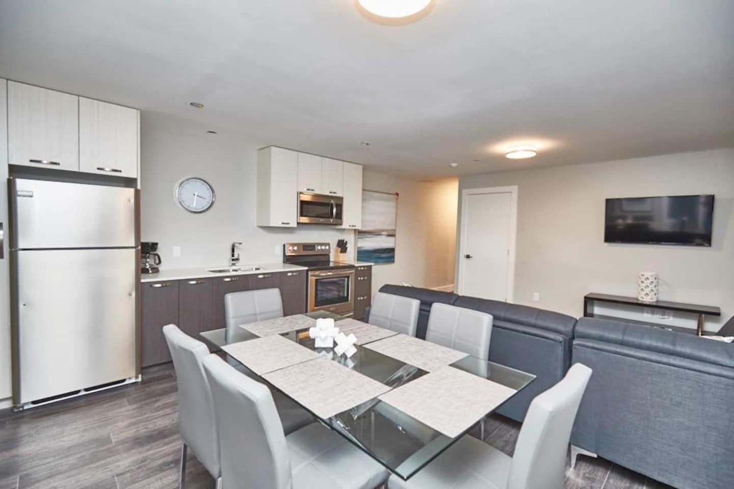 Clifton Hill Hideaway 2B -Two Bedroom Condo ナイアガラ・フォールズ エクステリア 写真