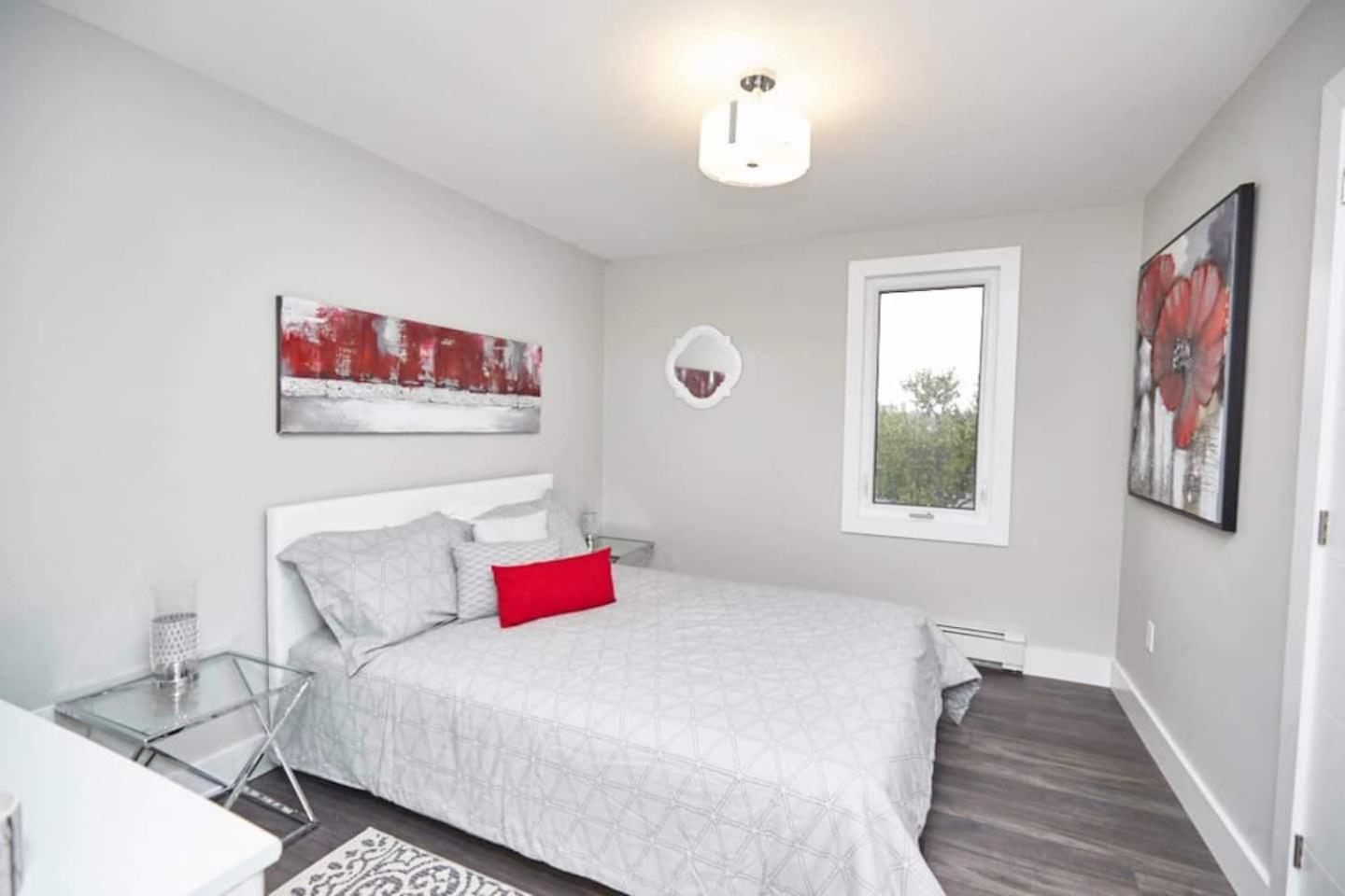 Clifton Hill Hideaway 2B -Two Bedroom Condo ナイアガラ・フォールズ エクステリア 写真